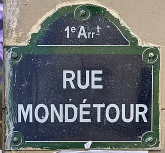 Voir la plaque.
