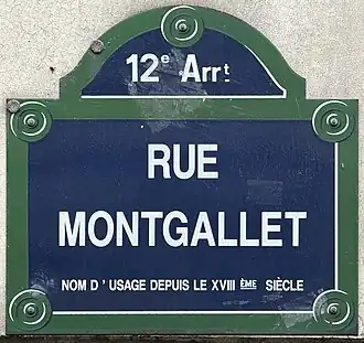 Voir la plaque.