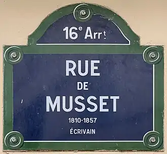 Voir la plaque.