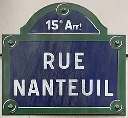 Voir la plaque.