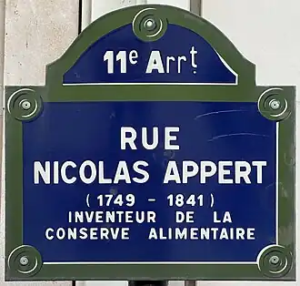Voir la plaque.