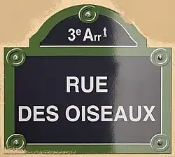 Voir la plaque.