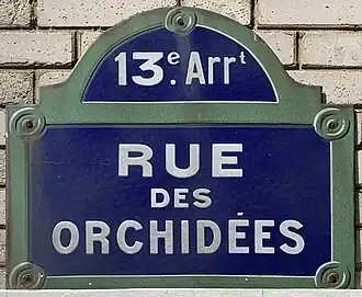Voir la plaque.