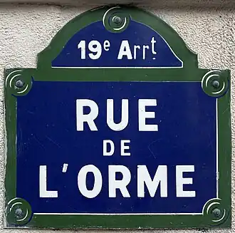 Voir la plaque.