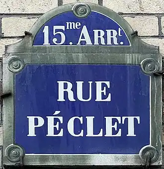 Voir la plaque.