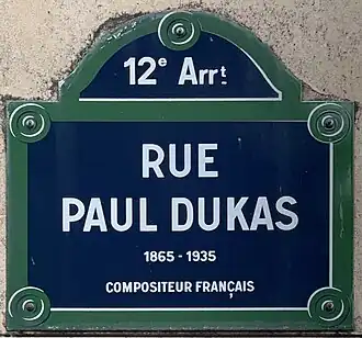 Voir la plaque.