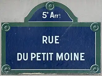 Voir la plaque.