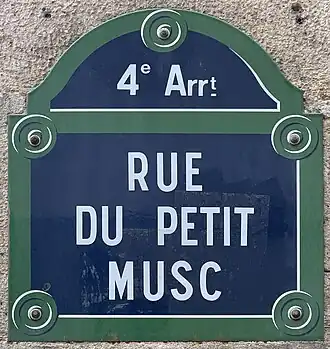 Voir la plaque.
