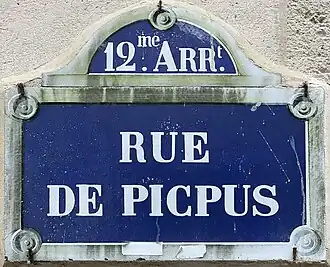 Voir la plaque.