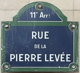 Voir la plaque.