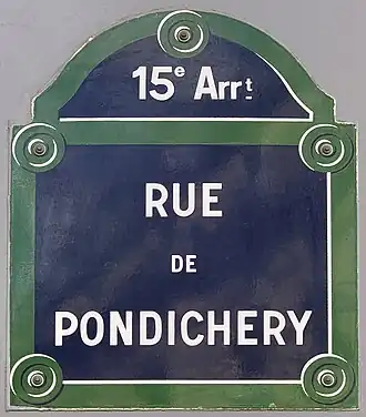 Voir la plaque.