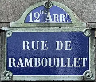 Voir la plaque.