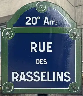 Voir la plaque.