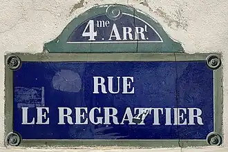 Voir la plaque.
