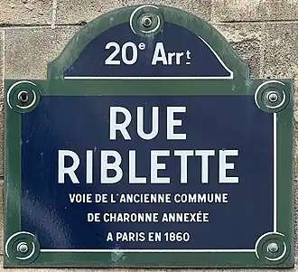 Voir la plaque.