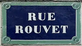 Voir la plaque.