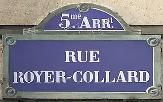 Voir la plaque.