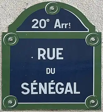 Voir la plaque.