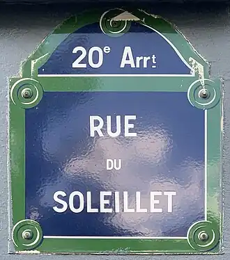 Voir la plaque.