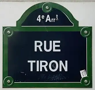 Voir la plaque.