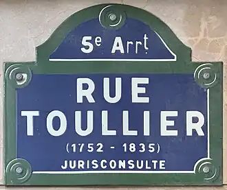 Voir la plaque.