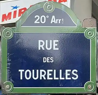 Voir la plaque.