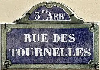 Voir la plaque.
