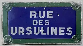 Voir la plaque.