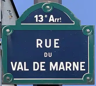 Voir la plaque.
