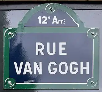 Voir la plaque.