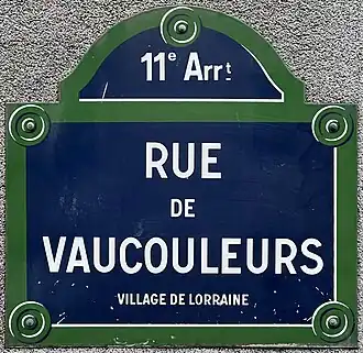 Voir la plaque.