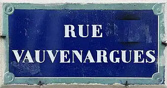 Voir la plaque.