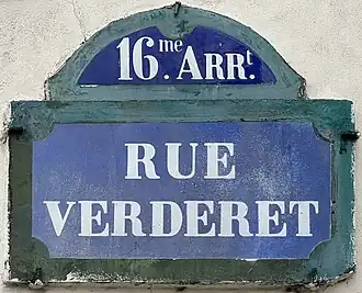 Voir la plaque.