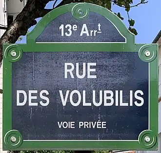 Voir la plaque.
