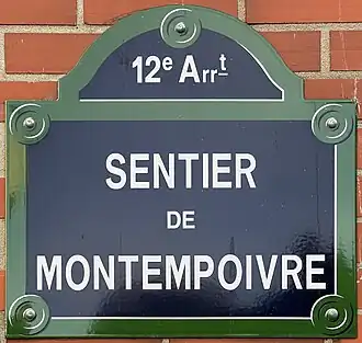 Voir la plaque.