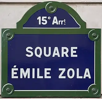 Voir la plaque.