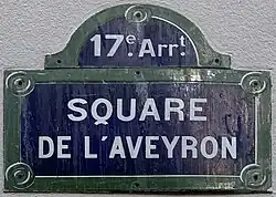 Voir la plaque.