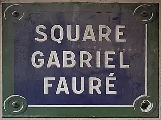 Voir la plaque.