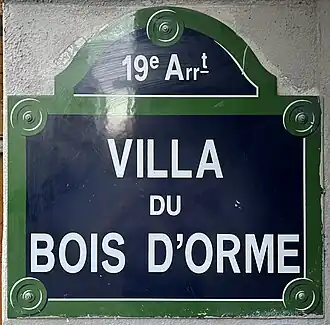 Voir la plaque.
