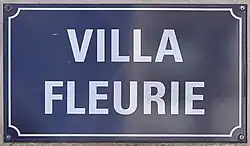 Voir la plaque.