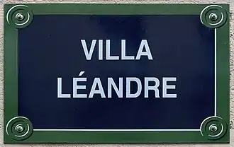 Voir la plaque.