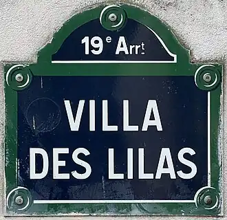 Voir la plaque.