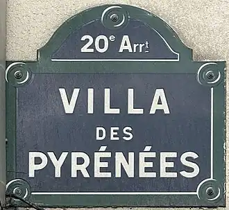 Voir la plaque.