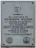 Plaque en hommage à Woodrow Wilson, à l'angle de la place du Trocadéro.