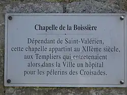 Plaque apposée sur la façade ouest.