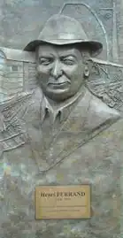 Plaque commémorant Henri Ferrand, apposée sur l'école de Laluque.