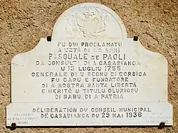 La plaque apposée au couvent rappelant les évènements de juillet 1755