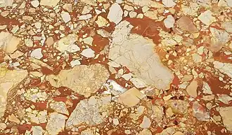 Plaque de marbre brèche de Montmeyan.