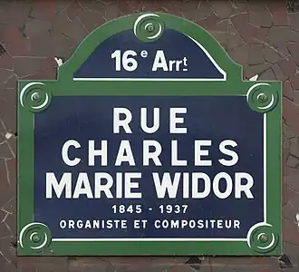 Voir la plaque.
