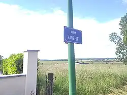 photo de Plaque de la rue Hanzelet à Haraucourt, son village natal